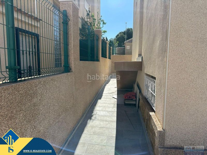 Foto 8dd87fd4-552c-4931-997a-db978c4fb848. Chalet mit parking in Los Almendros Orihuela