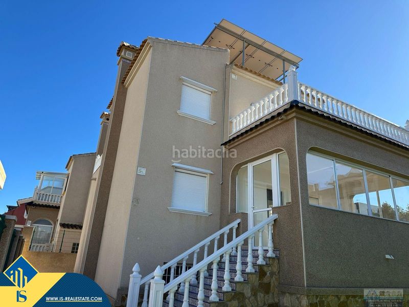 Foto b23f4807-53b4-4d68-a3d5-25225127ddde. Chalet mit parking in Los Almendros Orihuela