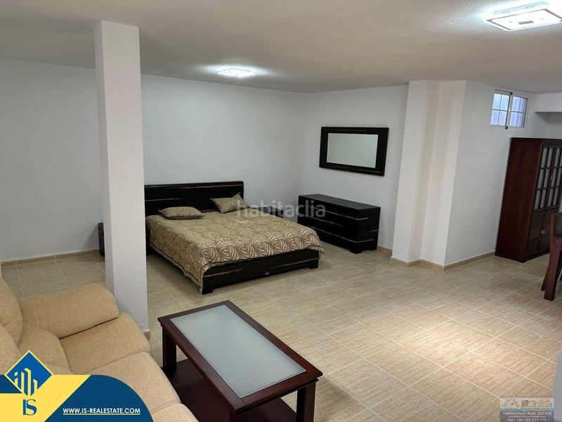 Foto c3ab5b47-655c-47be-964e-83ec86f55578. Chalet mit parking in Los Almendros Orihuela