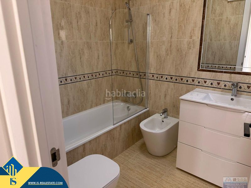 Foto d4622ae5-07a8-4b5c-9cef-25ff6611c28e. Chalet mit parking in Los Almendros Orihuela