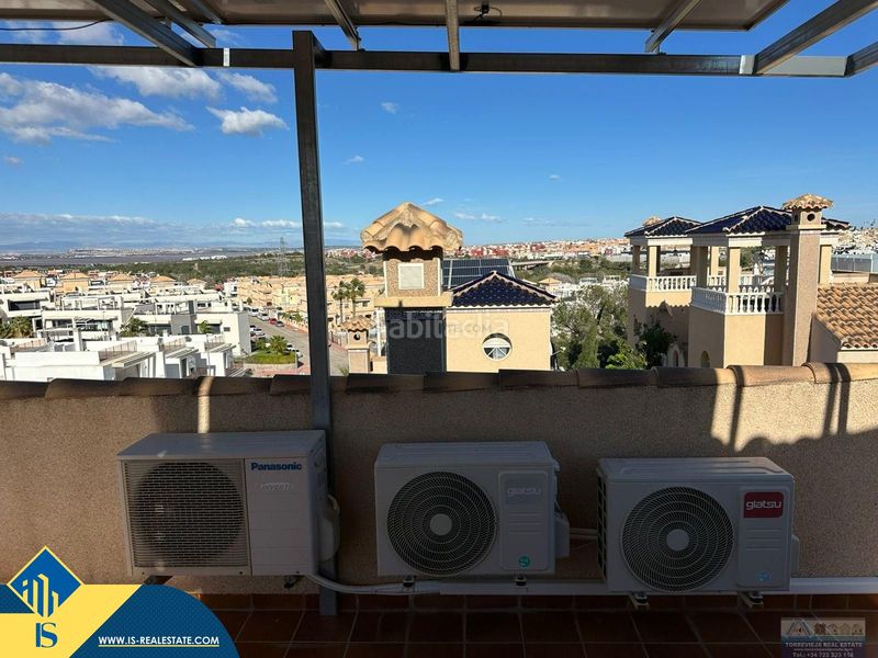 Foto d4fa8fa7-de80-4461-a0ec-206e54508b0c. Chalet mit parking in Los Almendros Orihuela