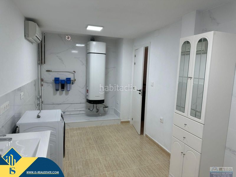 Foto ffa41213-8c69-45b3-964b-a8192612d38f. Chalet mit parking in Los Almendros Orihuela