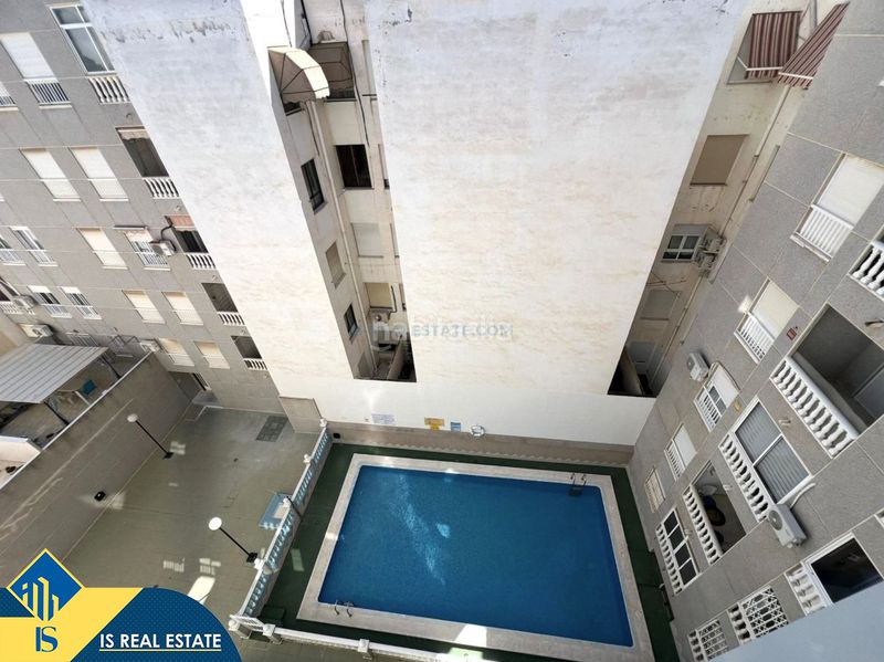 Foto ad536f0b-c10f-415a-a201-0266485cc09d. Àtic amb calefacció piscina a El Acequión Torrevieja