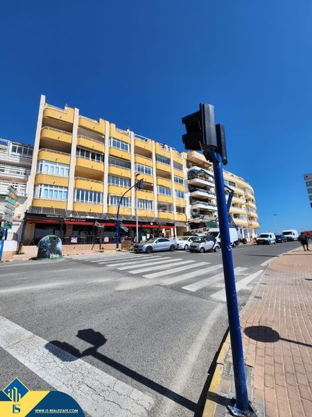 Foto c5e67adc-fc95-4b7c-a3df-641e8077b231. Pis a Zona Playa de los Locos Torrevieja