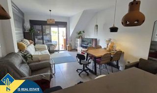 Casa en Pilar de la Horadada Ciudad. Bungalow con piscina comunitaria, en la provincia de alicante, e