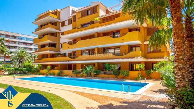 Foto f993d24a-f741-4fd2-ae1b-3665e1af9f2a. Pis amb aparcament piscina a Punta Prima Torrevieja