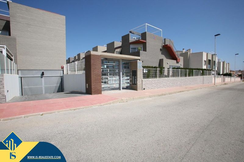 Foto 8139ae11-8795-4bfe-afc7-fc59dd9741a6. Casa amb aparcament piscina a Aguas Nuevas Torrevieja