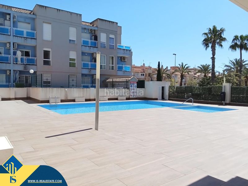 Foto 1e6a0d7d-e21f-47f5-b094-8cbb037e5846. Pis amb piscina a Antonio Machado Torrevieja
