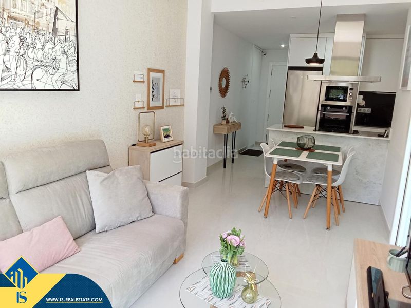 Foto 261aa390-04c8-4b1b-9e5d-21c901a364b3. Pis amb piscina a Antonio Machado Torrevieja