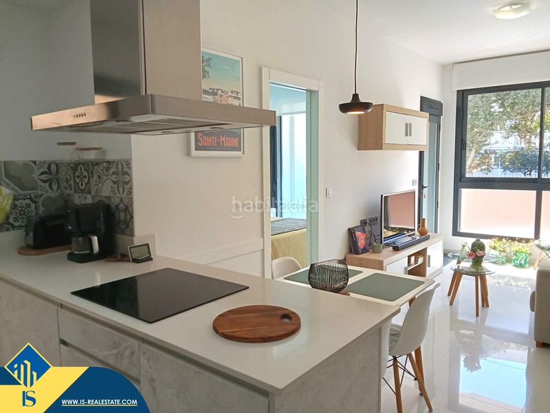 Foto 90d3d5d3-46d8-4b15-b04e-21537bfc5129. Pis amb piscina a Antonio Machado Torrevieja