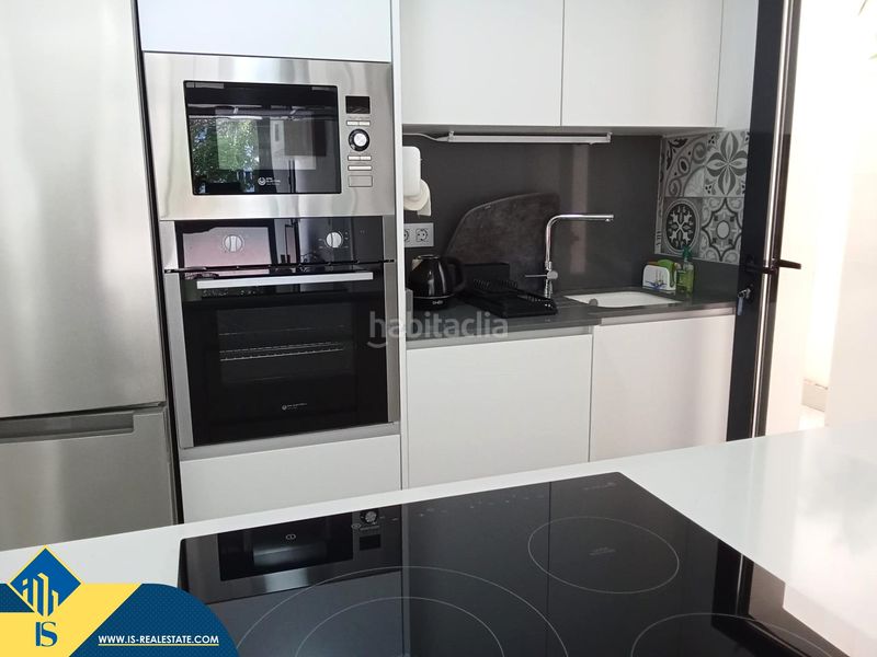 Foto a200d9b9-328e-41c0-9401-4eae30fdf4b4. Pis amb piscina a Antonio Machado Torrevieja