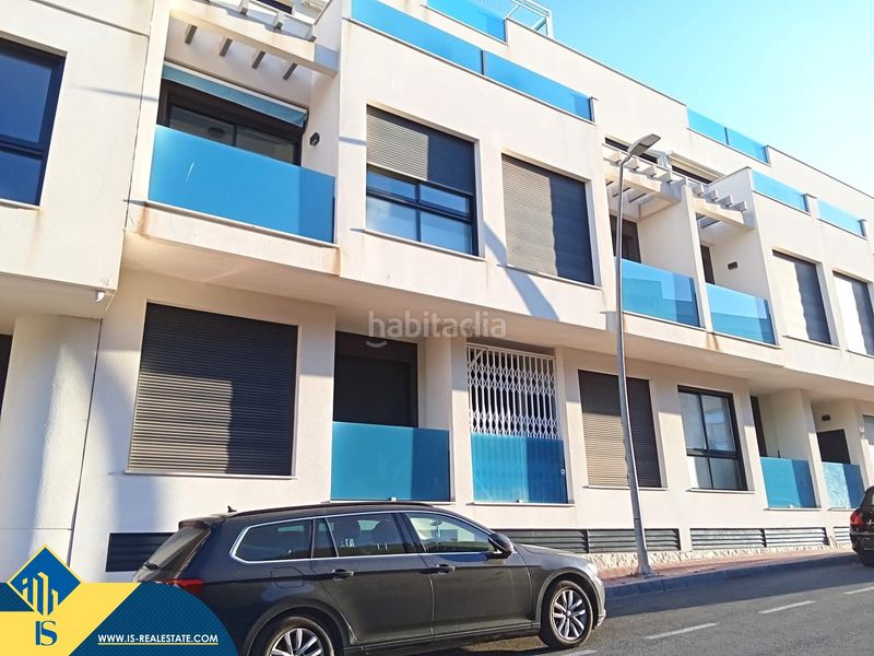 Foto a64f9031-16b4-4ca9-a656-af098d9b11a8. Pis amb piscina a Antonio Machado Torrevieja