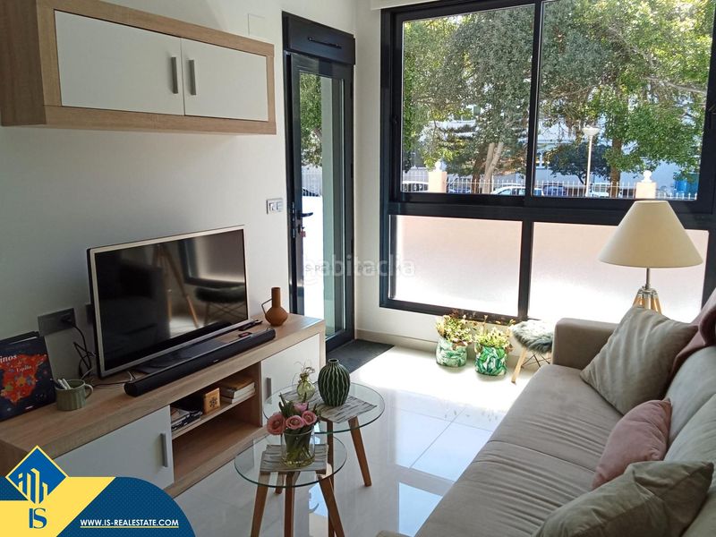 Foto b650d4fa-cc3b-41d8-b55d-5863a0946354. Pis amb piscina a Antonio Machado Torrevieja