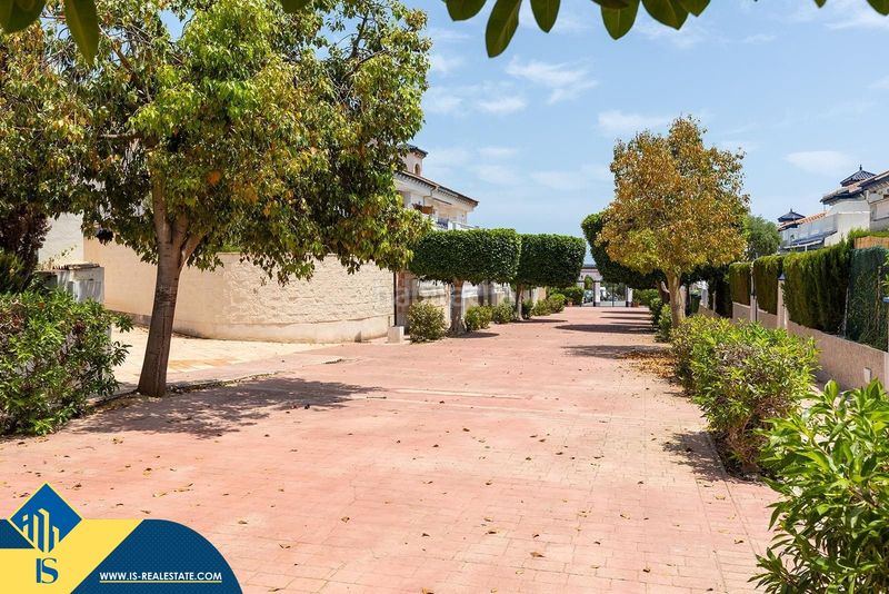 Foto 081feb3d-7a14-4d72-bd97-da597ec1f42b. Casa amb piscina a Cañada del Molino Torrevieja