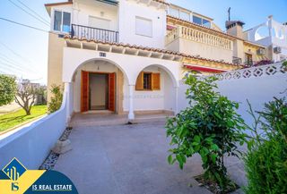 Casa a Zona Carrefour - Urbanizaciones. Bungalow con piscina comunitaria, en la provincia de alicante, e