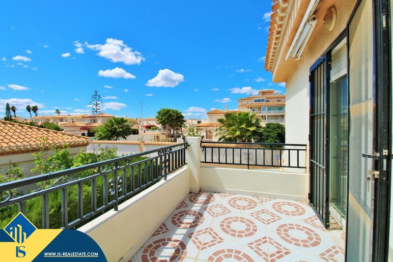 Foto 27fe5251-2ae3-40a1-8017-12d0ee616551. Casa amb piscina a Playa Flamenca Orihuela