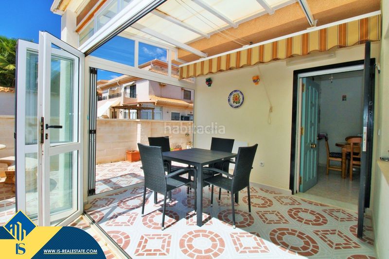 Foto 6323f25b-f894-42a4-bed8-3311a2545abc. Casa amb piscina a Playa Flamenca Orihuela