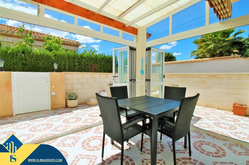 Foto 6fd6a4e6-21b3-4091-9f4a-bbecc2873883. Casa amb piscina a Playa Flamenca Orihuela