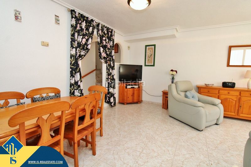 Foto f1bae54f-98f2-4da7-b2df-771350b7a181. Casa amb piscina a Playa Flamenca Orihuela
