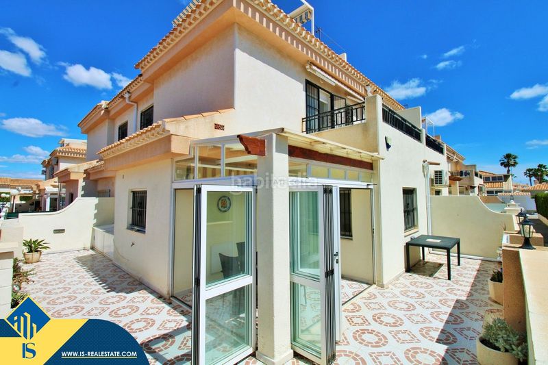 Foto f5def86e-441c-466e-b14c-0c6a8465e549. Casa amb piscina a Playa Flamenca Orihuela