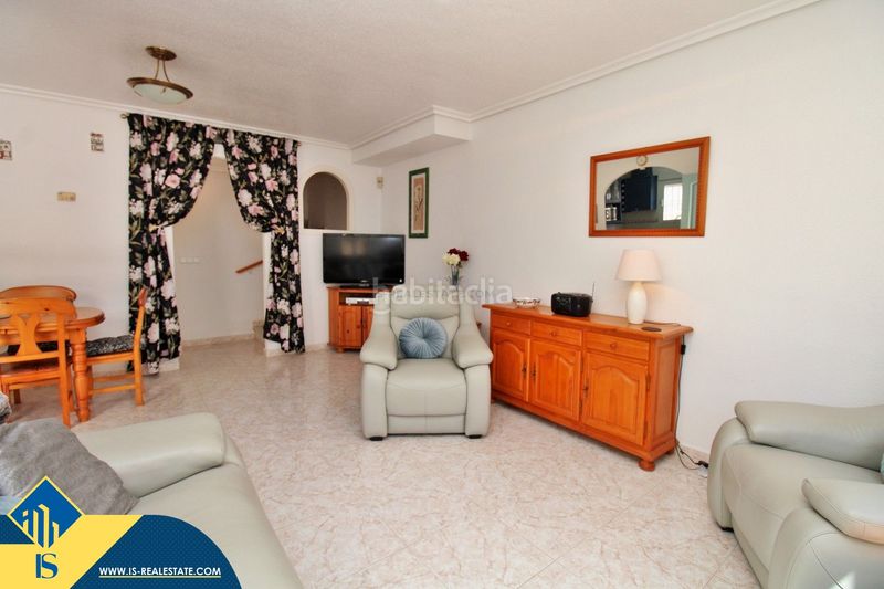Foto fbfe1bf8-60ca-4e21-949b-d05fee470838. Casa amb piscina a Playa Flamenca Orihuela