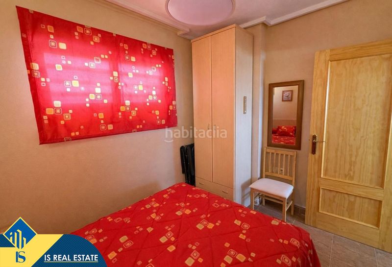 Foto 4e7ab53d-6d93-4ad2-9086-60ece56028eb. Àtic amb calefacció aparcament piscina a Antonio Machado Torrevieja