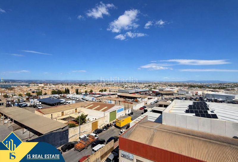 Foto ce257d89-761f-4f2f-a480-0a17c1089e32. Àtic amb calefacció aparcament piscina a Antonio Machado Torrevieja