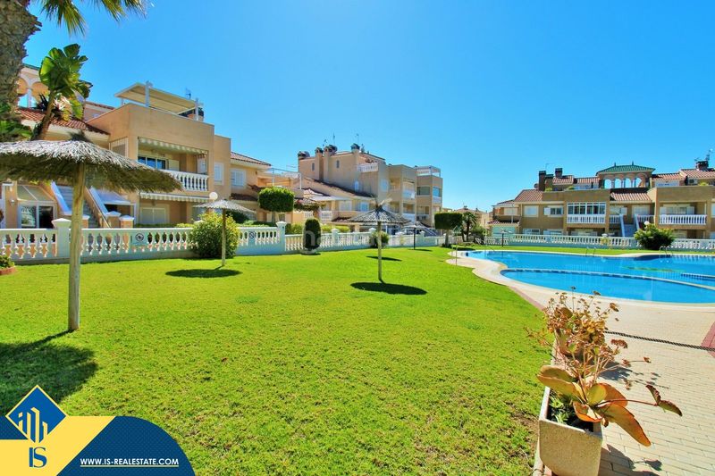 Foto 5fff09d0-ca4d-4b93-9b9a-a2abba58f163. Pis amb piscina a La Zenia Orihuela