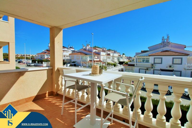 Foto a0f92f83-d0c1-415f-b657-b4e33abcf3ec. Pis amb piscina a La Zenia Orihuela