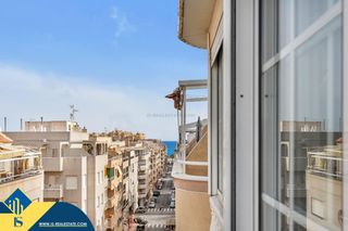 Penthouse in Avenida Habaneras - Curva de Palangre. Ático con terraza en la provincia de alicante, en la ciudad de t