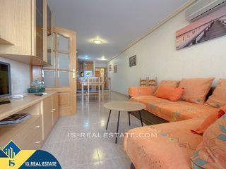 Apartament a Parque de las Naciones. Apartamento con terraza en la provincia de alicante, en torrevie