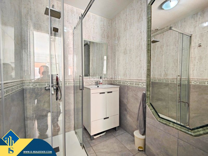 Foto 790ca489-0da5-4d5c-b82a-783f56aef593. Àtic amb aparcament piscina a Gaspar Perelló Torrevieja