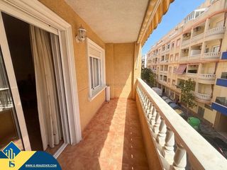 Pis a Zona Playa del Cura. Apartamento con terraza, en la provincia de alicante, en la ciud