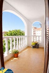 Apartament a Nueva Torrevieja. Apartamento con piscina comunitaria, en la provincia de alicante