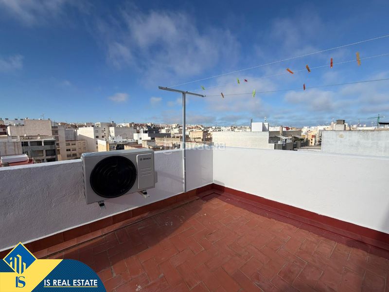 Foto 0ad7db84-4937-45b6-9669-c521a0f7bef6. Àtic amb calefacció a Antonio Machado Torrevieja