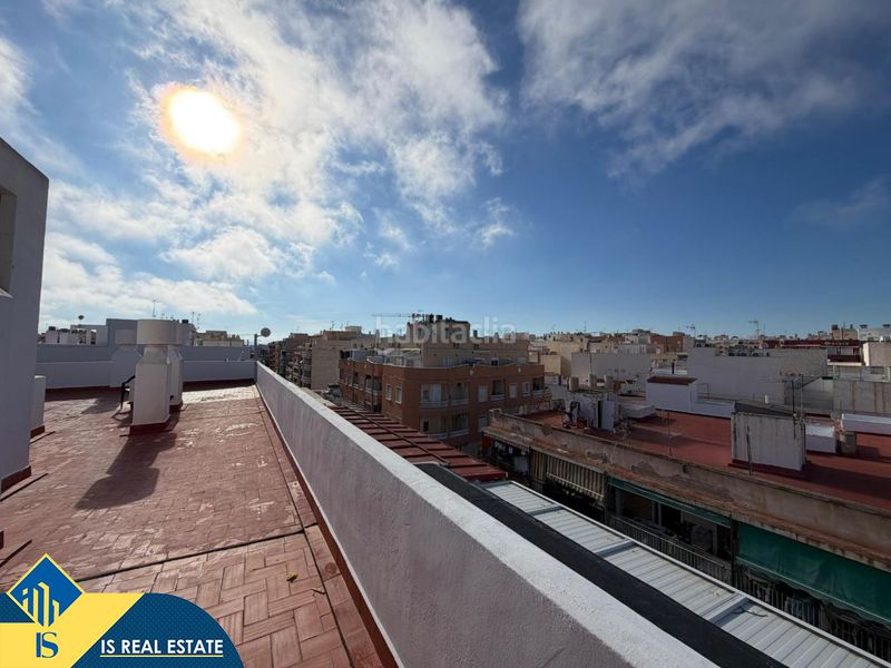 Foto 757d2ea7-5547-44f8-b33f-c655d1633a19. Àtic amb calefacció a Antonio Machado Torrevieja