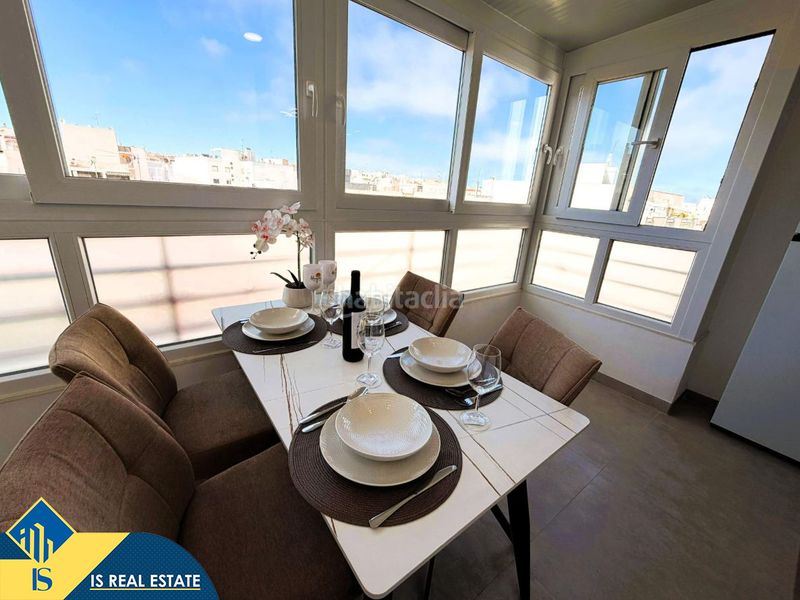 Foto f0f6a107-0a9b-4c6d-8f47-647c7fd0ee19. Àtic amb calefacció a Antonio Machado Torrevieja