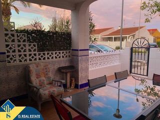 Casa en Zona Carrefour - Urbanizaciones. Casa con piscina comunitaria, en la provincia de alicante, en la