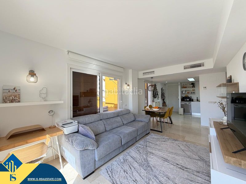 Foto 0905919c-0028-4833-9393-b094f415a230. Àtic amb aparcament piscina a Punta Prima Torrevieja