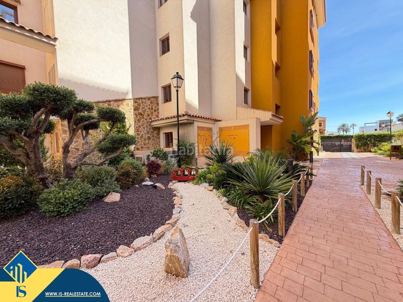 Foto 0b618bfa-8f9b-4381-8df1-dd26864d8a69. Àtic amb aparcament piscina a Punta Prima Torrevieja