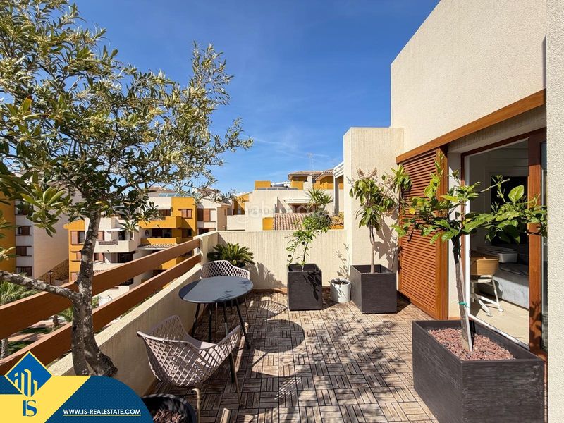 Foto 12a26305-cabb-4ce8-a839-73e5e05e019b. Àtic amb aparcament piscina a Punta Prima Torrevieja