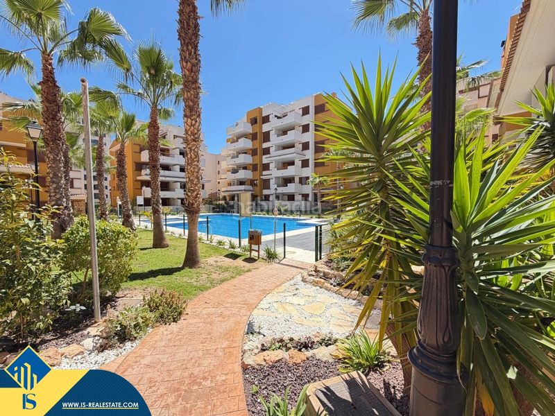 Foto 1da163cc-4d32-4504-a8ee-cb0997ec88e7. Àtic amb aparcament piscina a Punta Prima Torrevieja