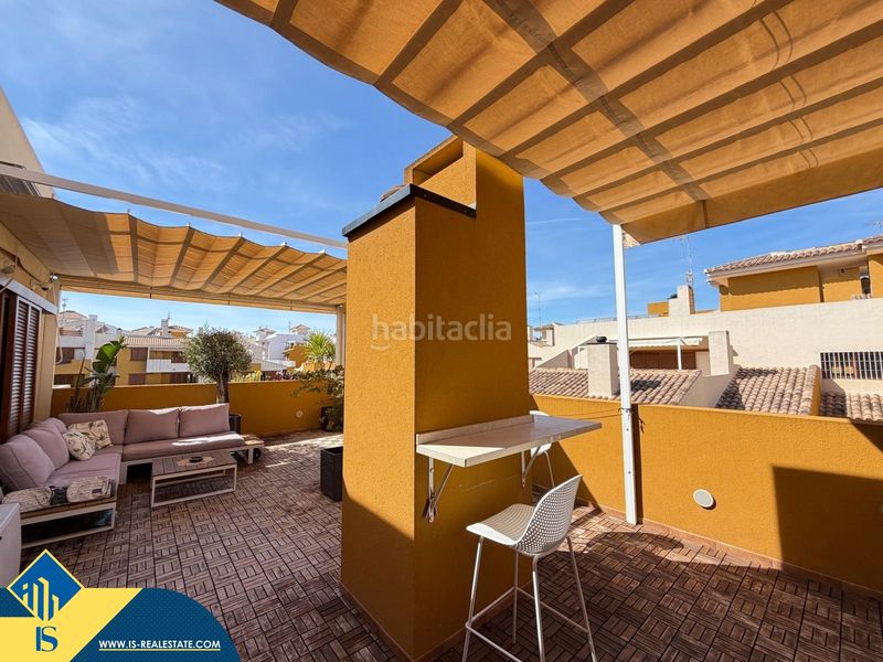 Foto 367db594-5e36-4764-b161-904ebcf5af14. Àtic amb aparcament piscina a Punta Prima Torrevieja