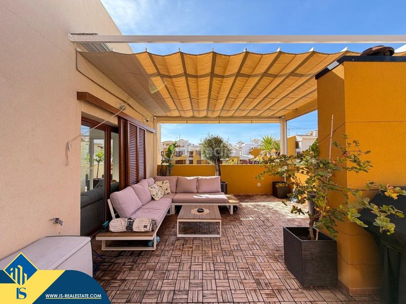 Foto 4f8593c5-f2e1-4aea-b662-8fc3ac95f07c. Àtic amb aparcament piscina a Punta Prima Torrevieja