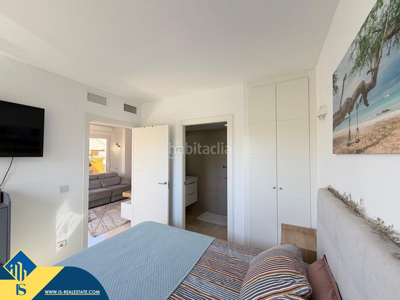 Foto 5d7749f9-dead-4edb-8a27-25bb2df49acf. Àtic amb aparcament piscina a Punta Prima Torrevieja