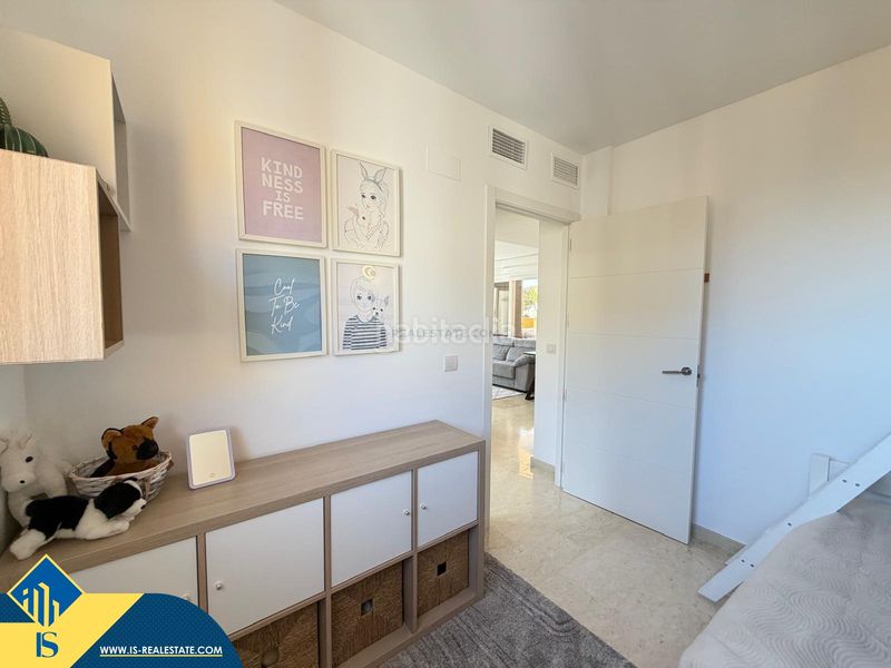 Foto 6c0d1c38-4158-4b80-acc8-136fb0689e78. Àtic amb aparcament piscina a Punta Prima Torrevieja