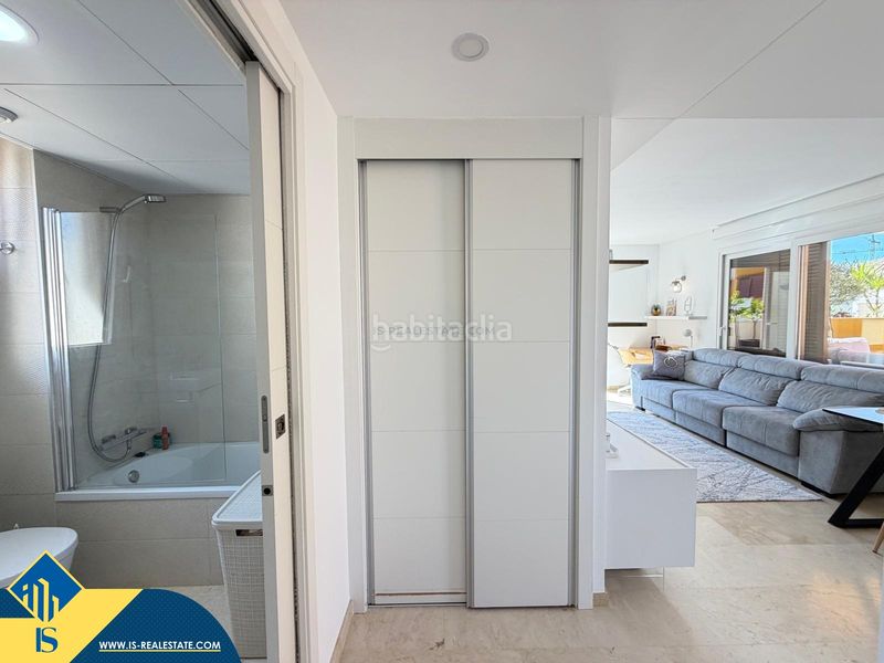 Foto 7ea356ac-2c2c-45e7-bb2e-d8daaaf1a526. Àtic amb aparcament piscina a Punta Prima Torrevieja