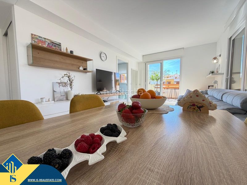 Foto 8f937b76-c3af-496e-8c0c-c1879e8d4023. Àtic amb aparcament piscina a Punta Prima Torrevieja