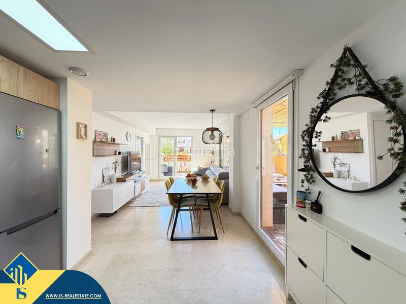 Foto 910f8cf4-41cc-4c86-9e64-4b067547f4b1. Àtic amb aparcament piscina a Punta Prima Torrevieja