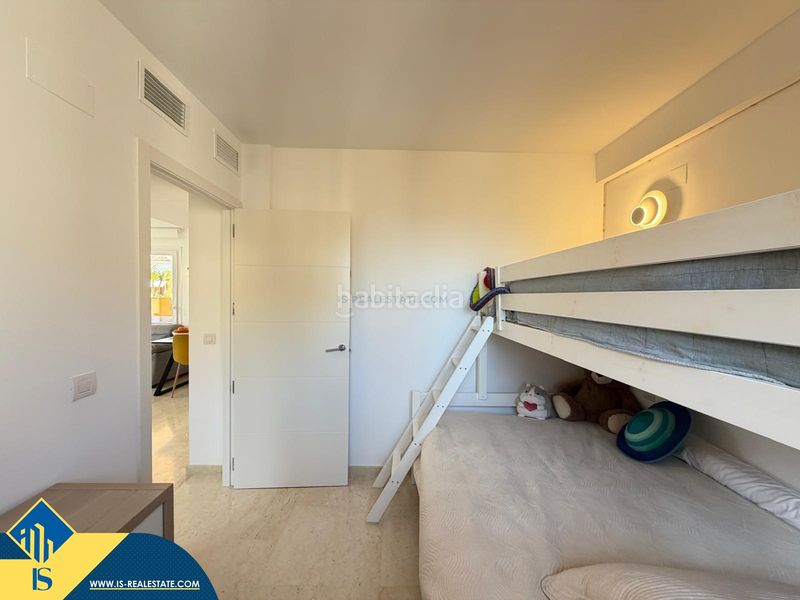 Foto 9658f795-e7d8-4264-9e83-f7163692b709. Àtic amb aparcament piscina a Punta Prima Torrevieja